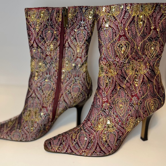 Anne Michelle Shoes - CLEARANCE Anne Michelle Kerber Bootie Size 7 Paisley print gold embellishment.